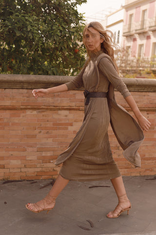 Vestido de Fiesta Midi con Capa Gracia