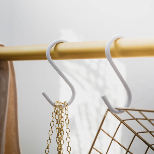 Buy clothes hangers made of sturdy metal online