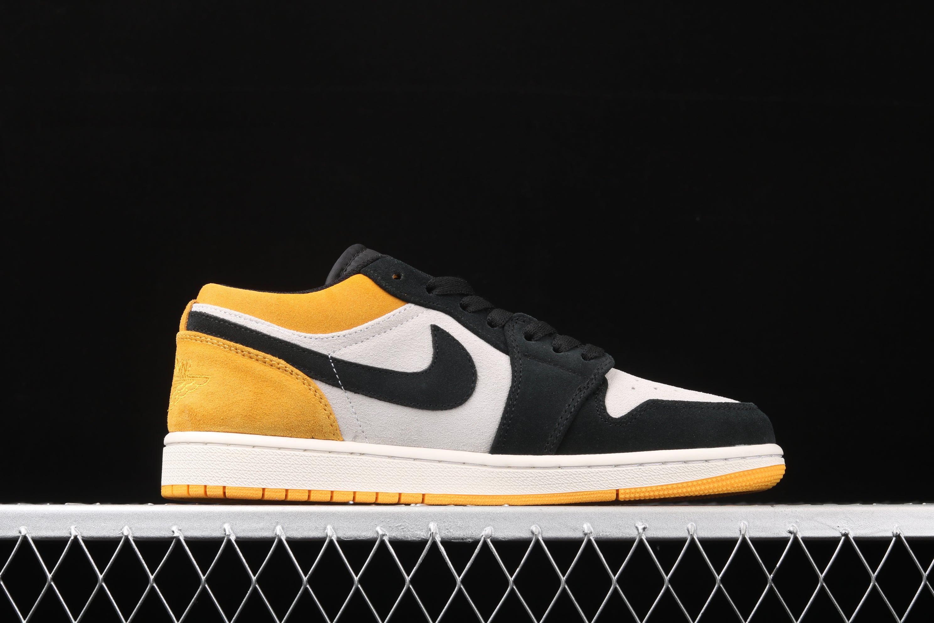 New version Air Jordan 1 Low University Gold AJ1 Joe 1 Black and Yellow Toe Pikachu Cultural Leisure