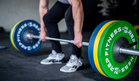 Lifter doing a deadlift