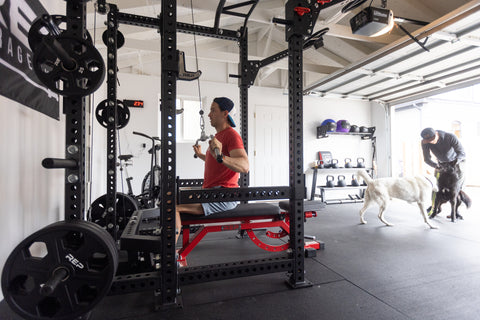 Man lifting with a lat and low row