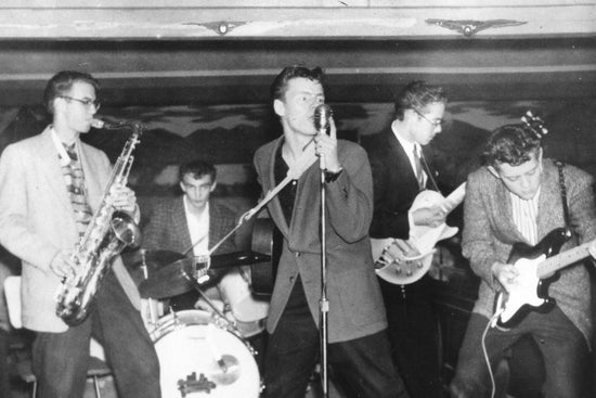 Delbert McClinton on the mic fronting the Straitjackets in Fort Worth, Texas