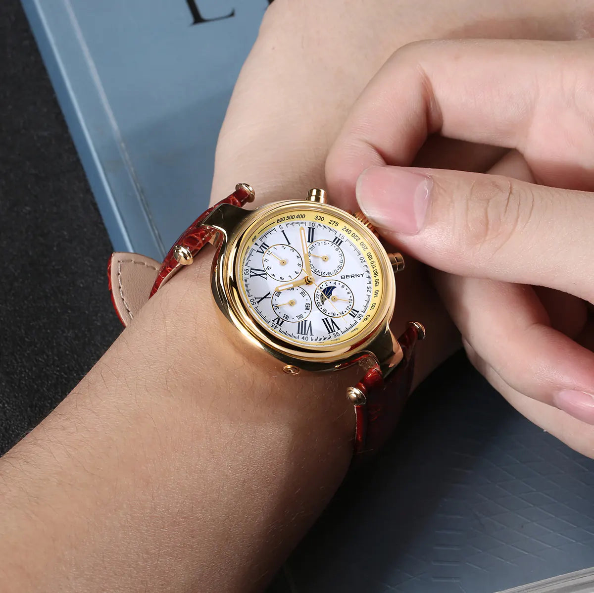 Men Automatic Full Calendar Watch-AM7042M