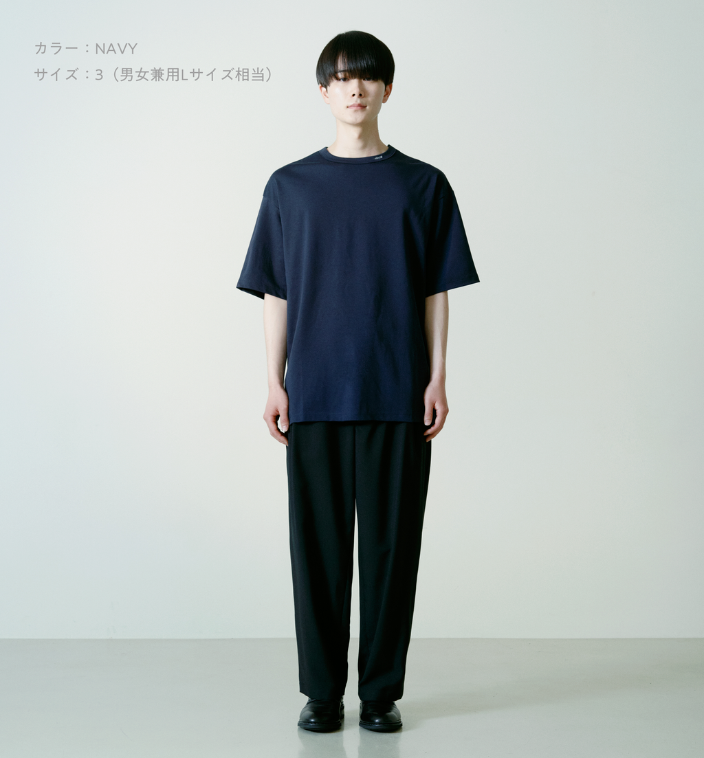 佐藤健 ABYTS NECK MINI LOGO T-SHIRT NAVY Tシャツ | app