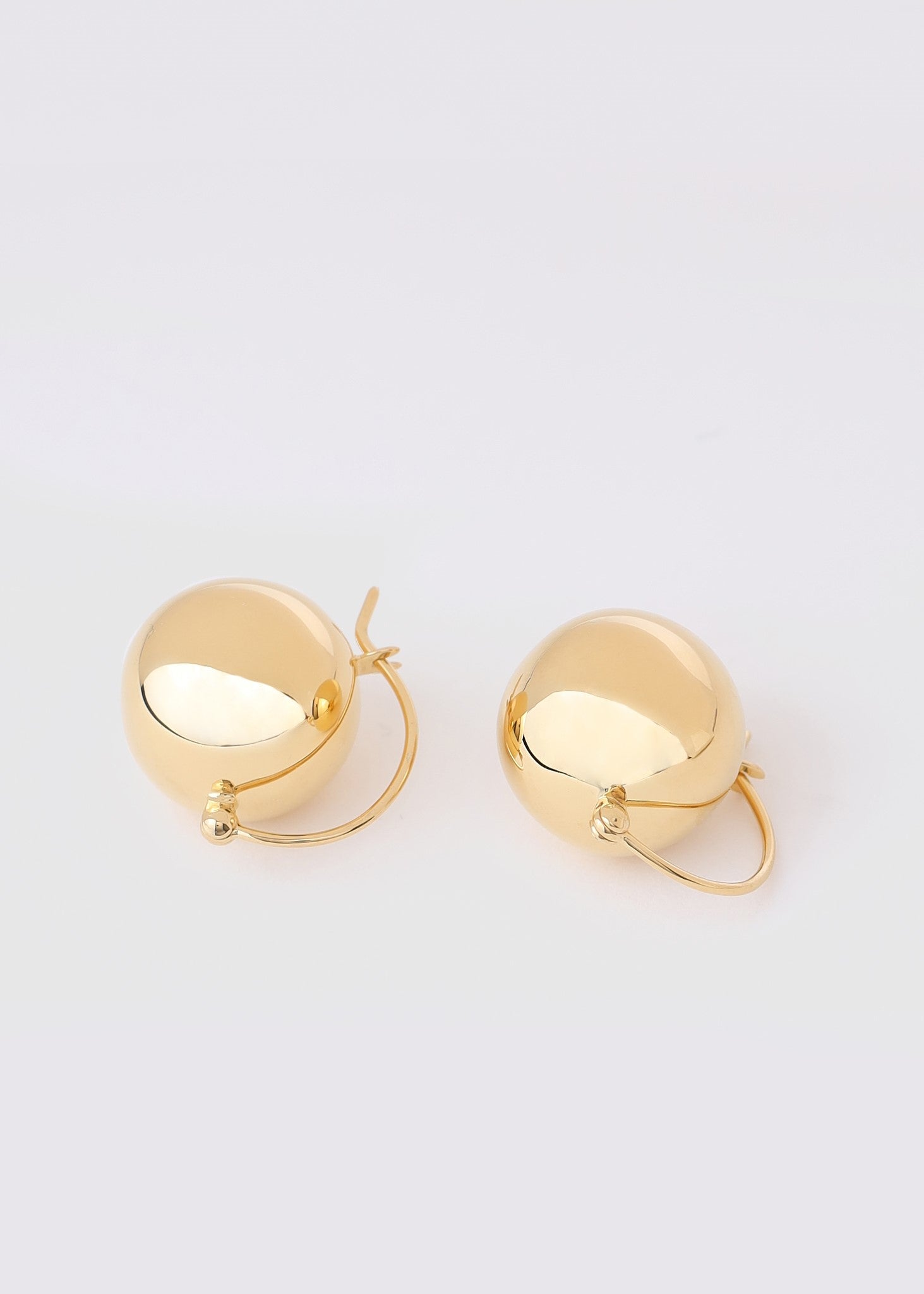 Image of G. Lundgren Womens Shiny Ball Earrings In 18Kt Gold-Plated Brass