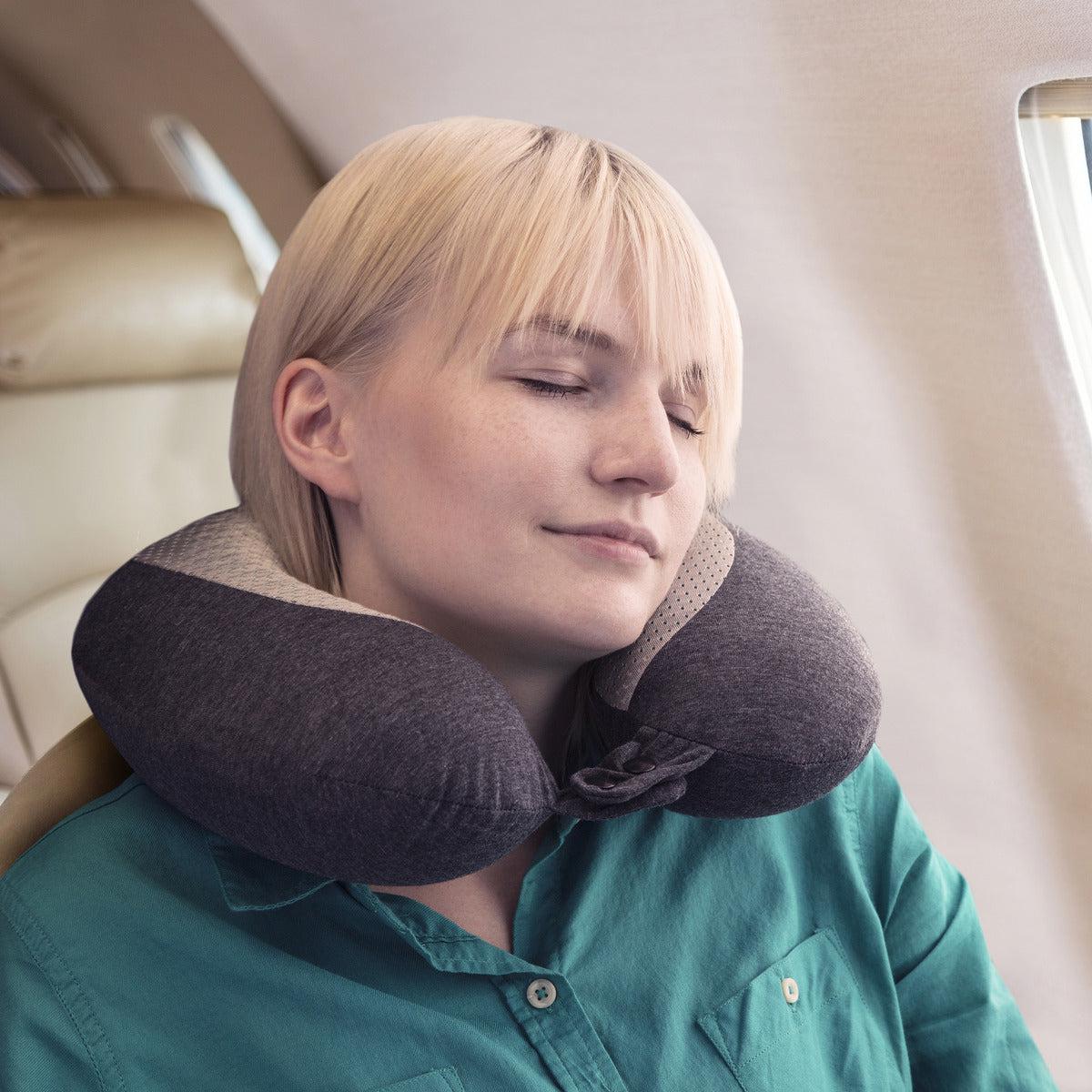 AAA.com l Travelon Cooling Gel Neck Pillow