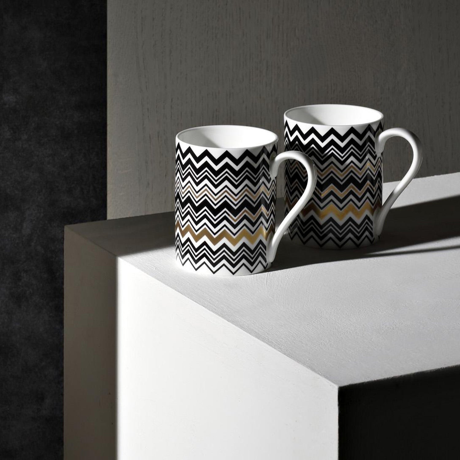 missoni_home_zig_zag_mug_gold_08.jpg__PID:17be1687-e3bc-4d6b-97ab-7db858fb118d