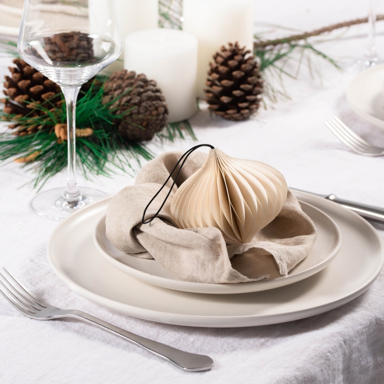 nordic_rooms_ornament_jewel_whit.jpg__PID:f91e1261-f724-4675-8383-59a33d84b062
