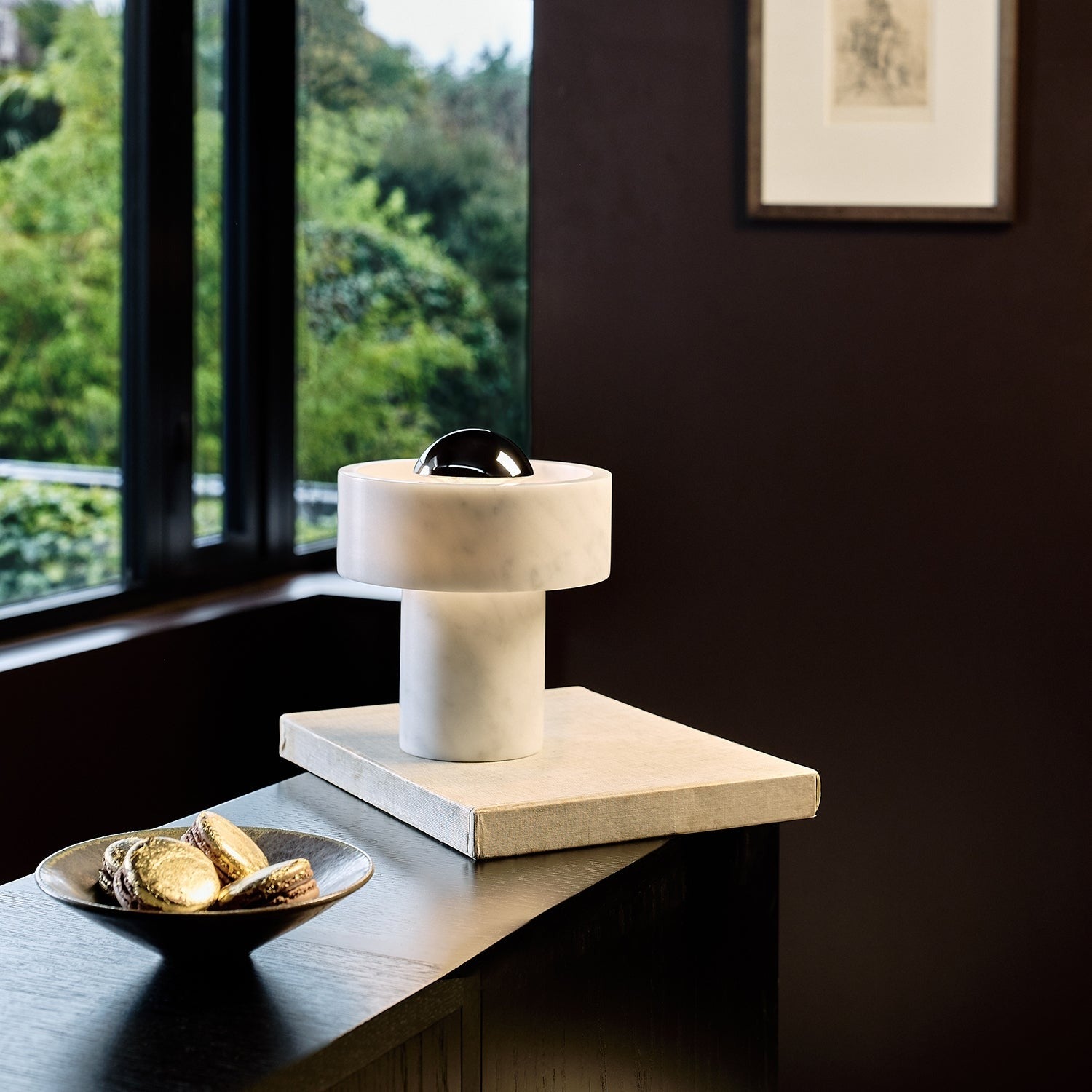 tom_dixon_stone_portable_lamp_si.jpg__PID:c11bd04c-1cf4-4b05-b954-b5e47d39986d