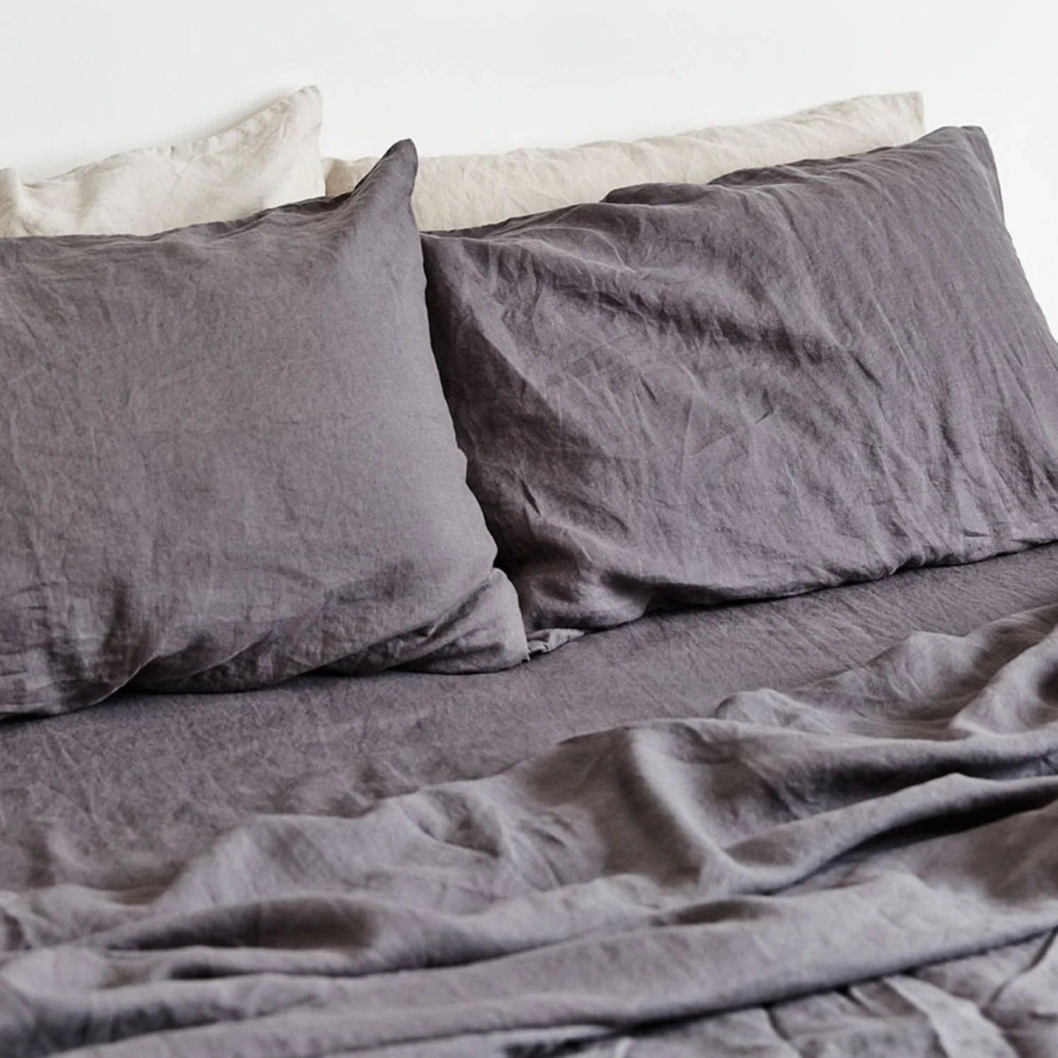 in bed | linen flat sheet | queen | charcoal