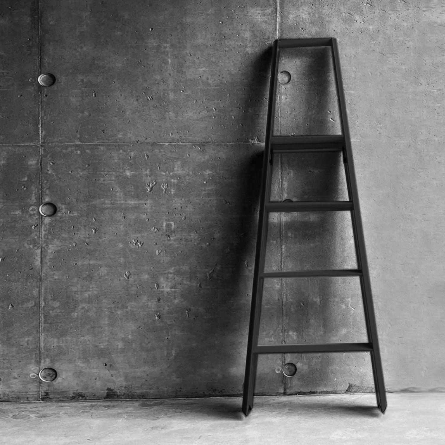 lucano | 3 step ladder | black