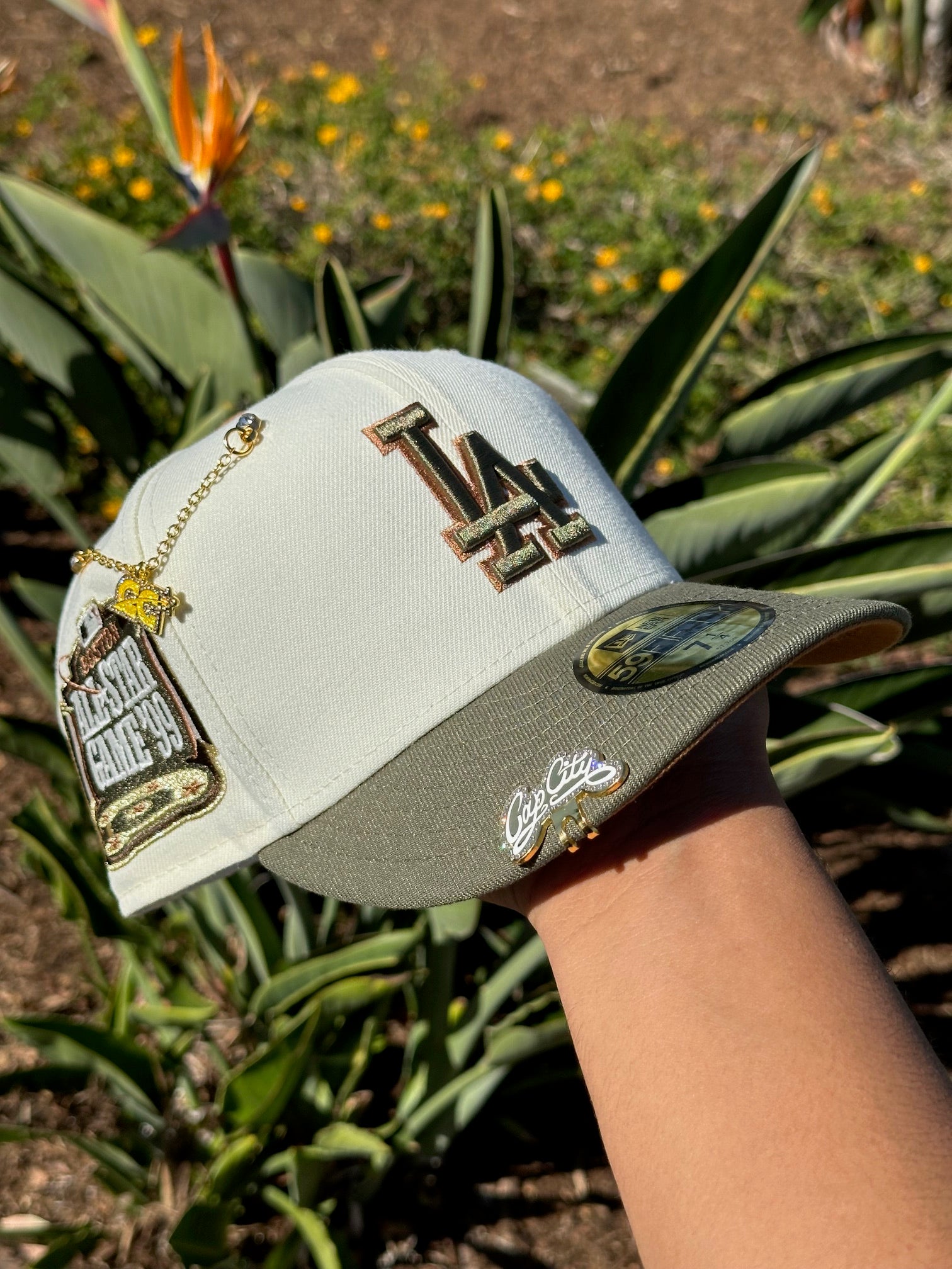 NEW ERA EXCLUSIVE 59FIFTY CHROME WHITE/OLIVE LOS ANGELES DODGERS W/ 1999 ALL STAR GAMR SIDE PATCH