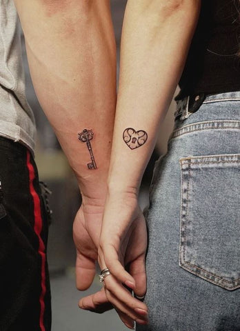 tatouage poignet couple