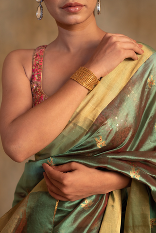 How to choose pure chanderi saree