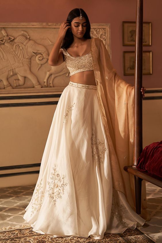 Modern Minimalistic Bridal Lehenga- How to Choose the Best Bridal Lehenga?