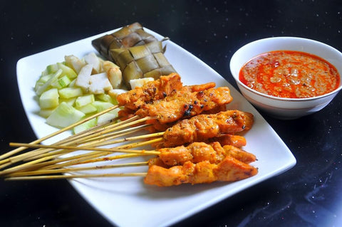 Chicken Satay with Spicy Peanut Sauce and Ketupat. Photo by K Azwan.
