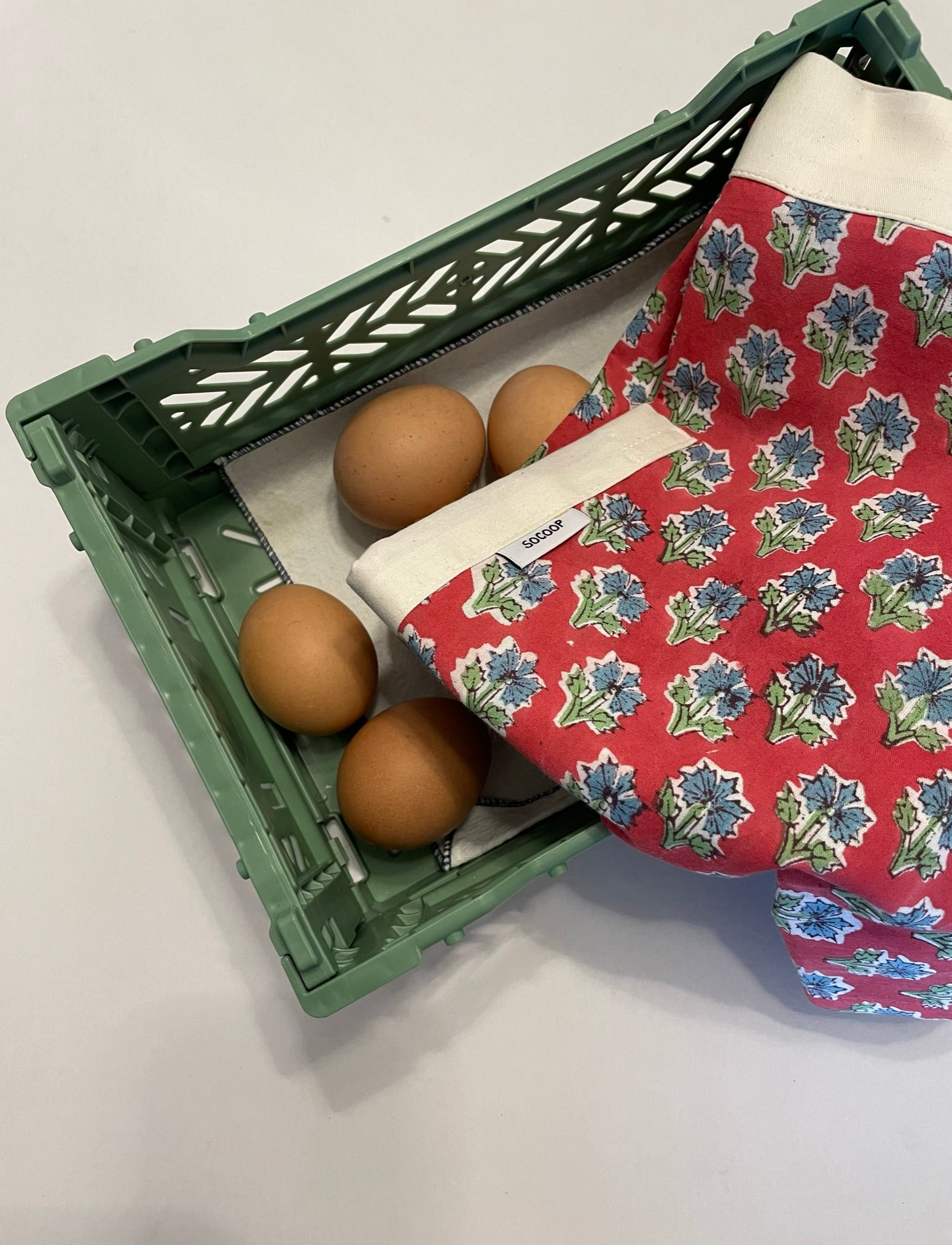 Half apron with pockets