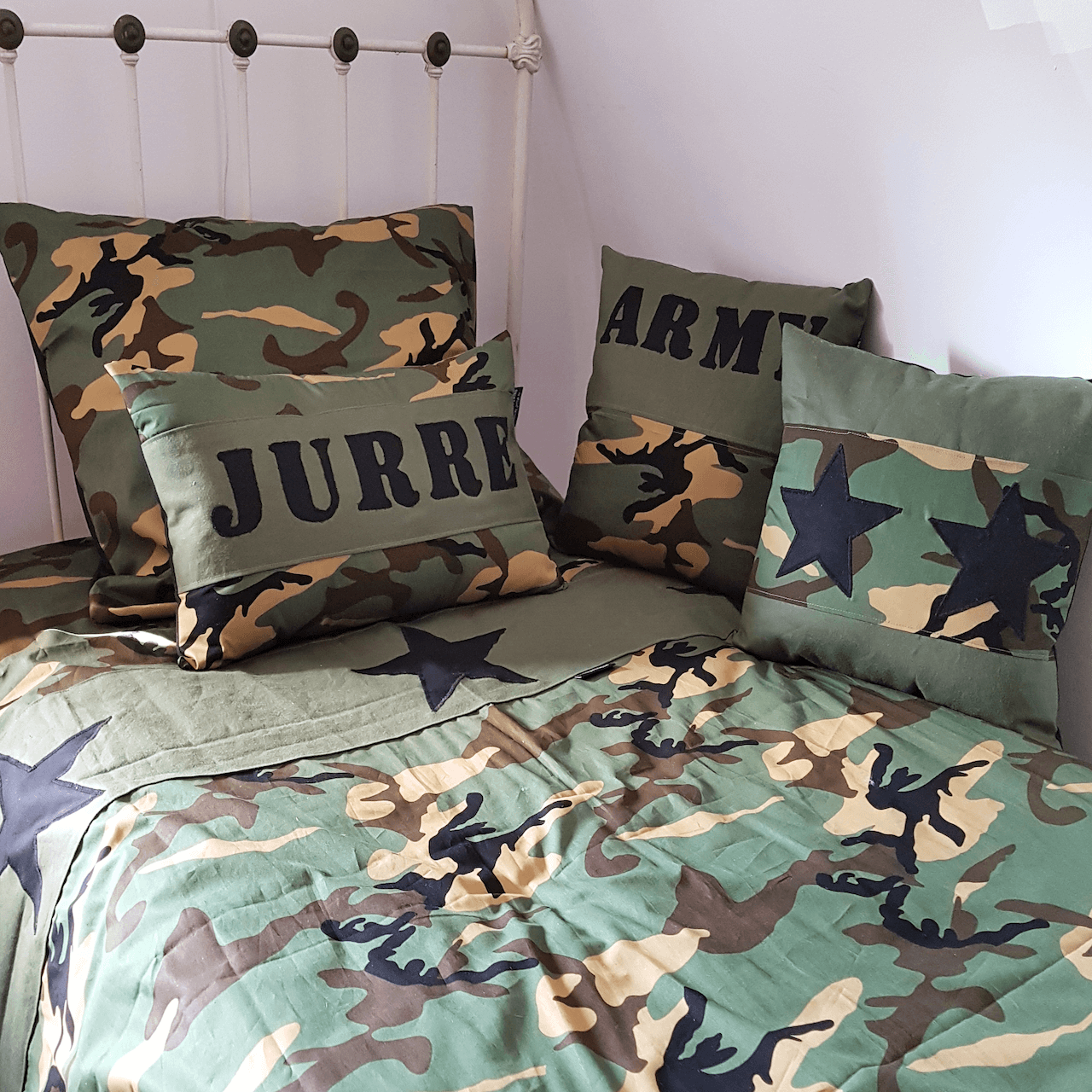Dekbedovertrek Jurre camouflage - leger - stoer – Wazzhappening Jaeleigh Do