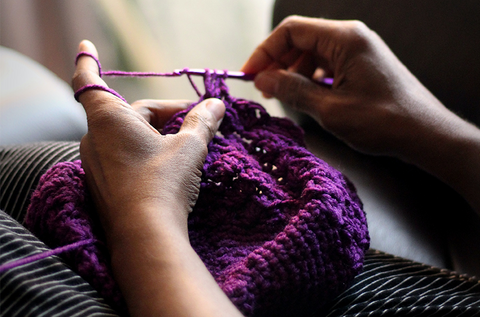 Initiation au Crochet, un atelier où on découvre les points de base du crochet, les fibres et des patrons.