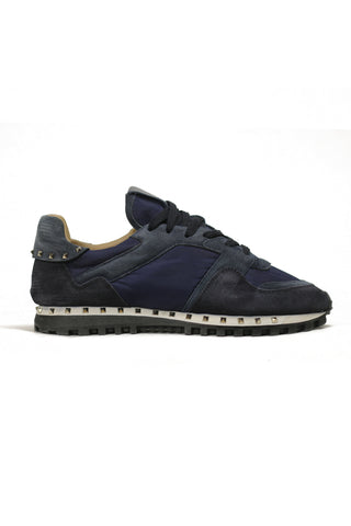 Navy deals valentino trainers