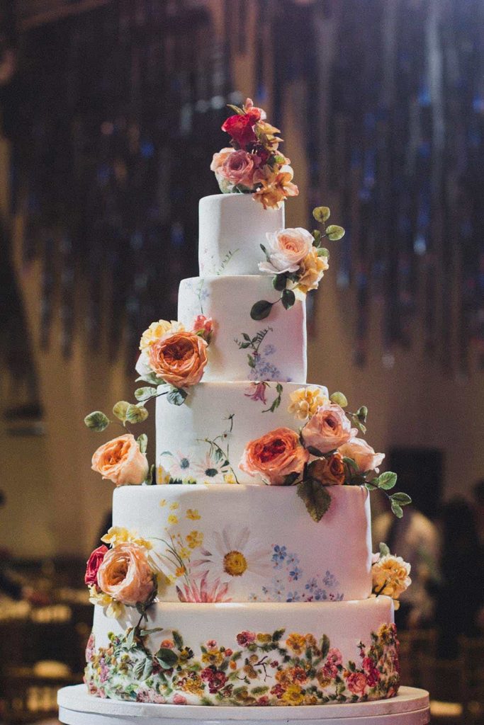 Exquisite wedding cake