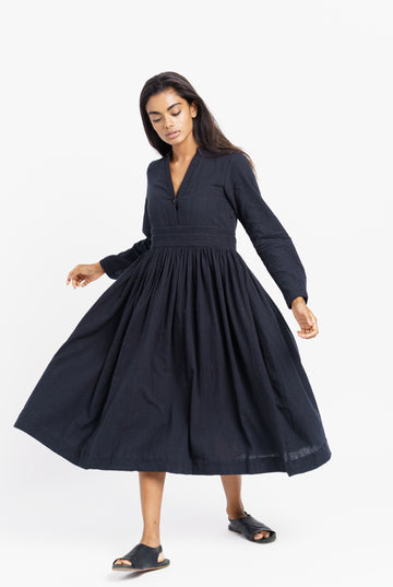 Fit and flare midi dress – World of Crow
