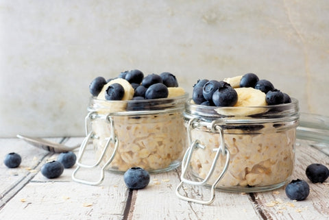 Two pots of overnight oats, a high-protein sea moss recipe. Find out how to eat sea moss!