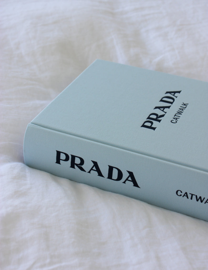 Prada: The Complete Collections (Catwalk): Frankel, Susannah:  9780274757312: : Books