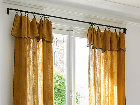 curtain rod