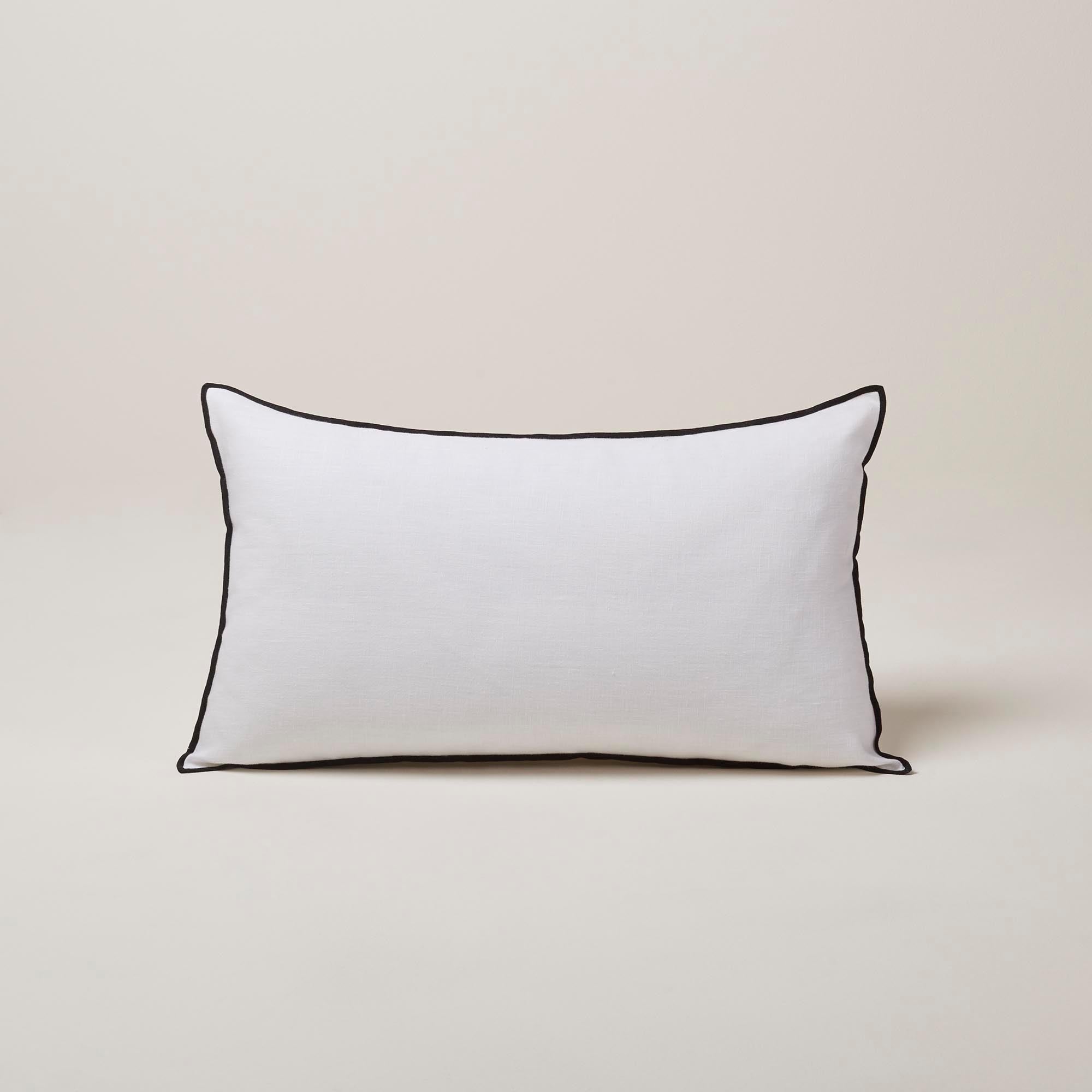 Housse de coussin CARLINA blanc pur et bourdon noir - Madura