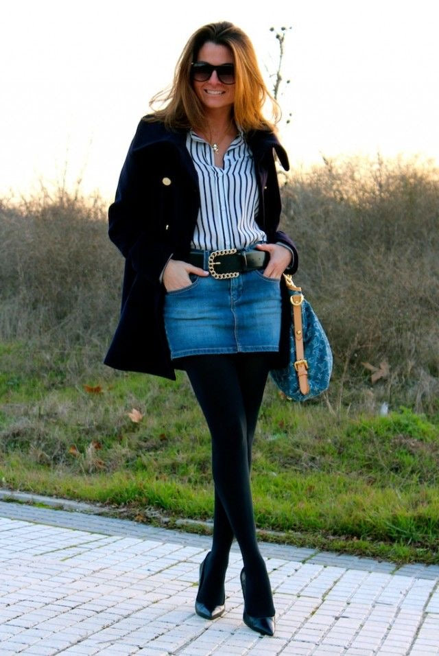 Denim skirt and pumps