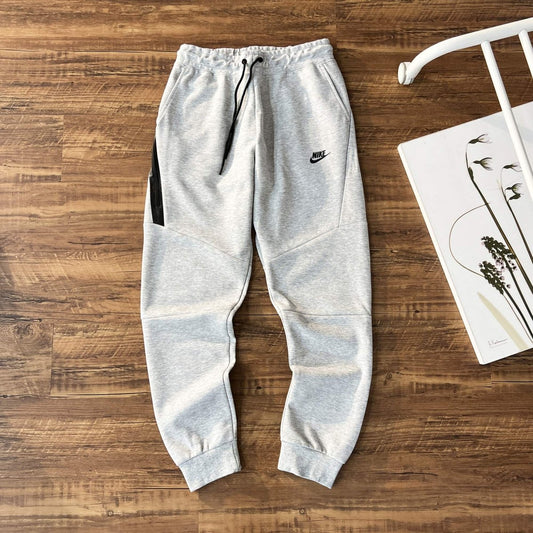 NIKE TECH FLEECE PANTS x WHITE/BLACK - Prime Reps