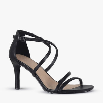 Buy Womens Black Sandals Online At Famous Footwear