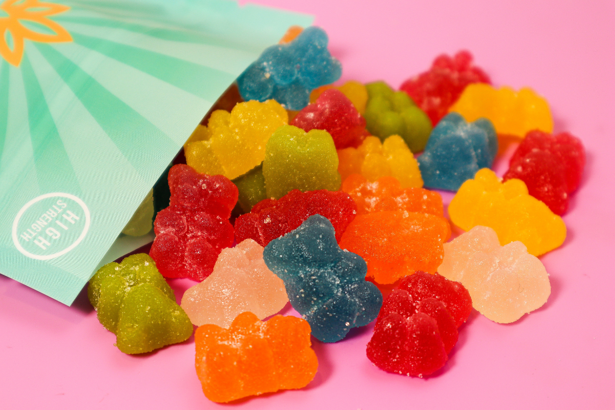 Gummies. Интересная форма мармелада. Мармелад здоровье. Из чего делают мармеладки. Мармеладный дом.