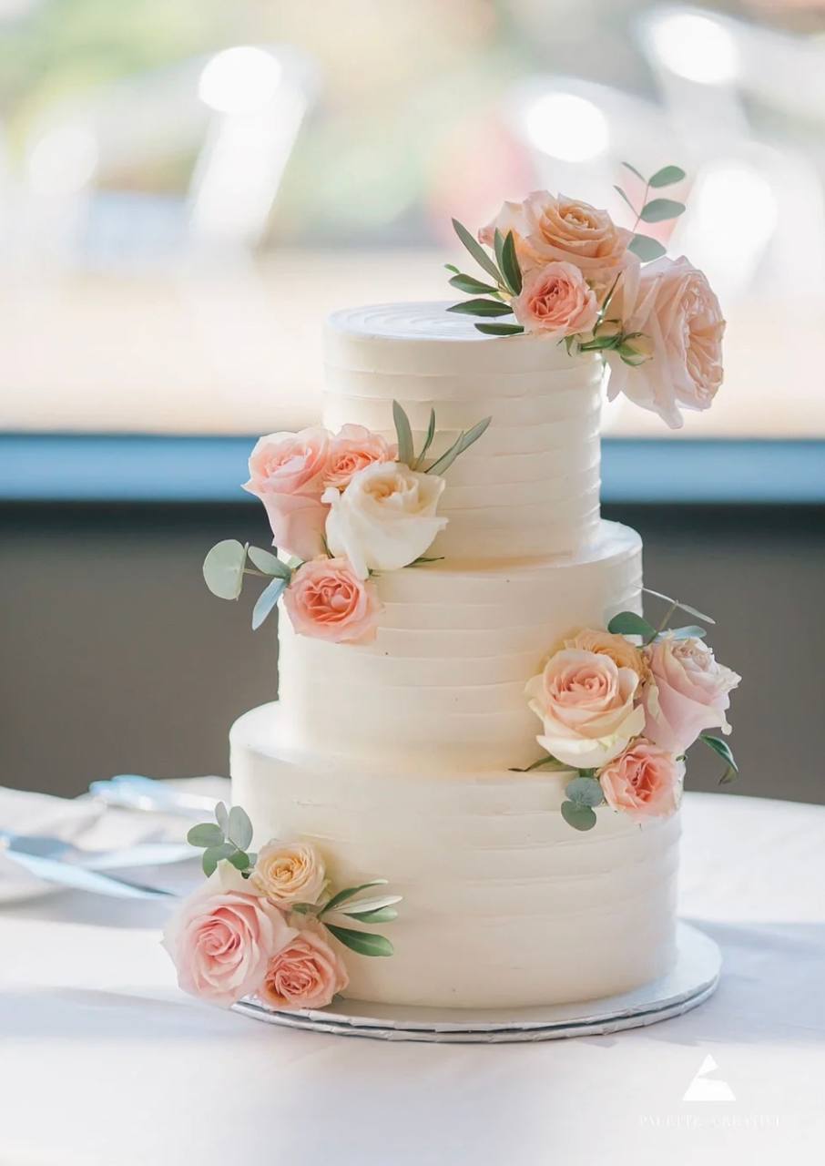 Classy Simple Wedding Cake