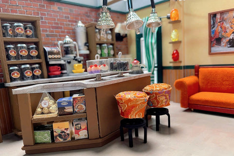 Fifijoy Central Perk Café DIY Miniature House