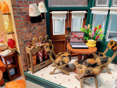 Fifijoy Central Perk Café DIY Miniature House