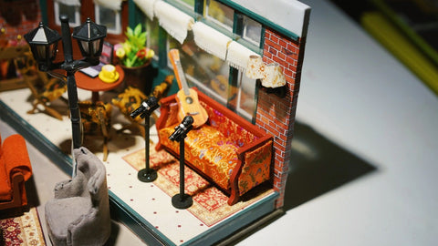 Fifijoy Central Perk Café DIY Miniature House