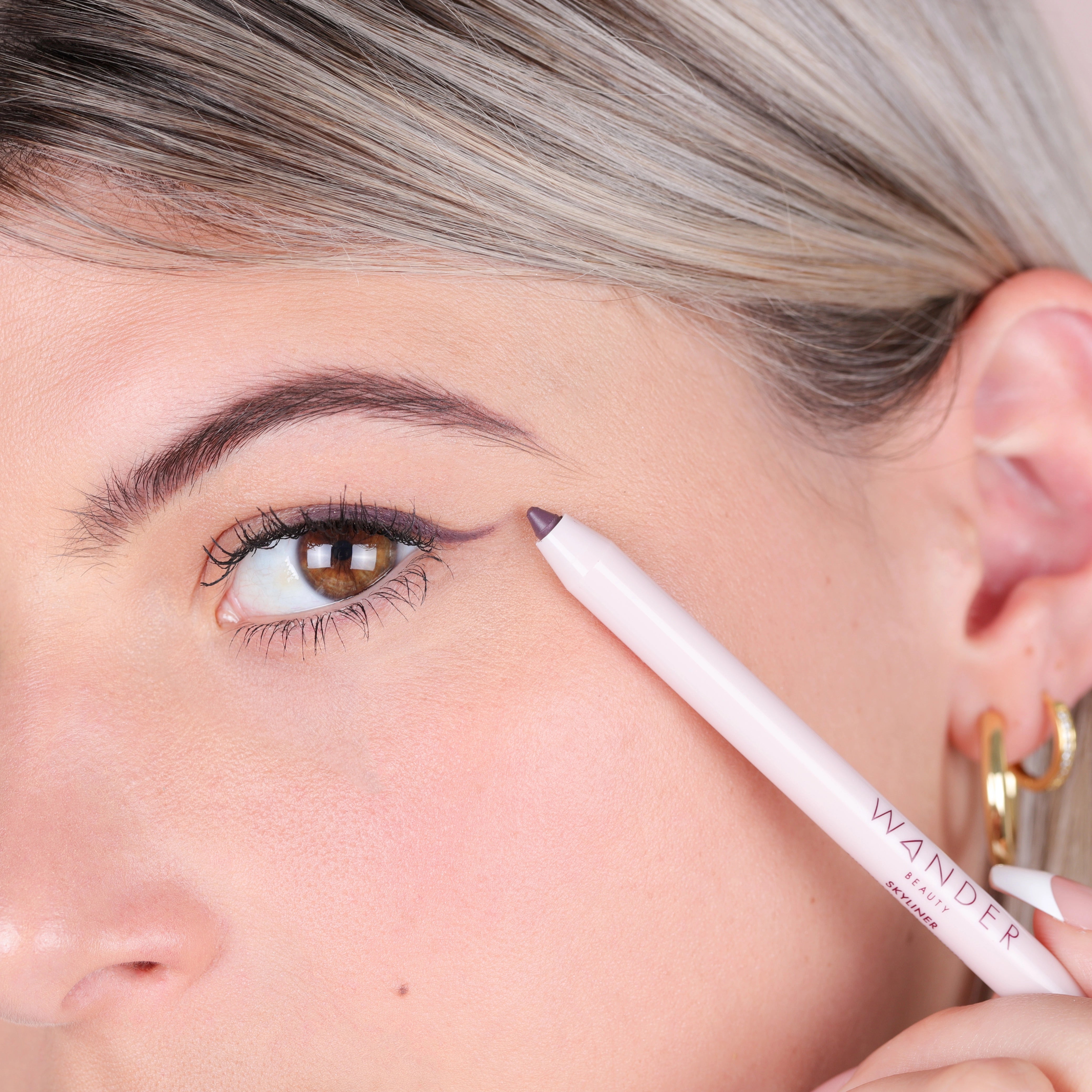 The Best Natural & Clean Eyeliners - Umbel Organics