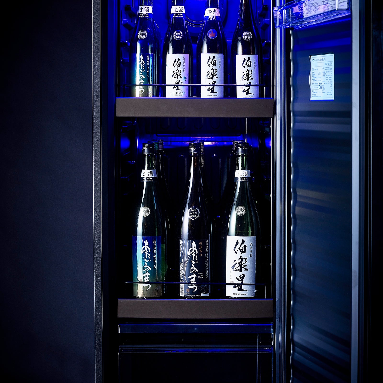 SAKE CABINET正面