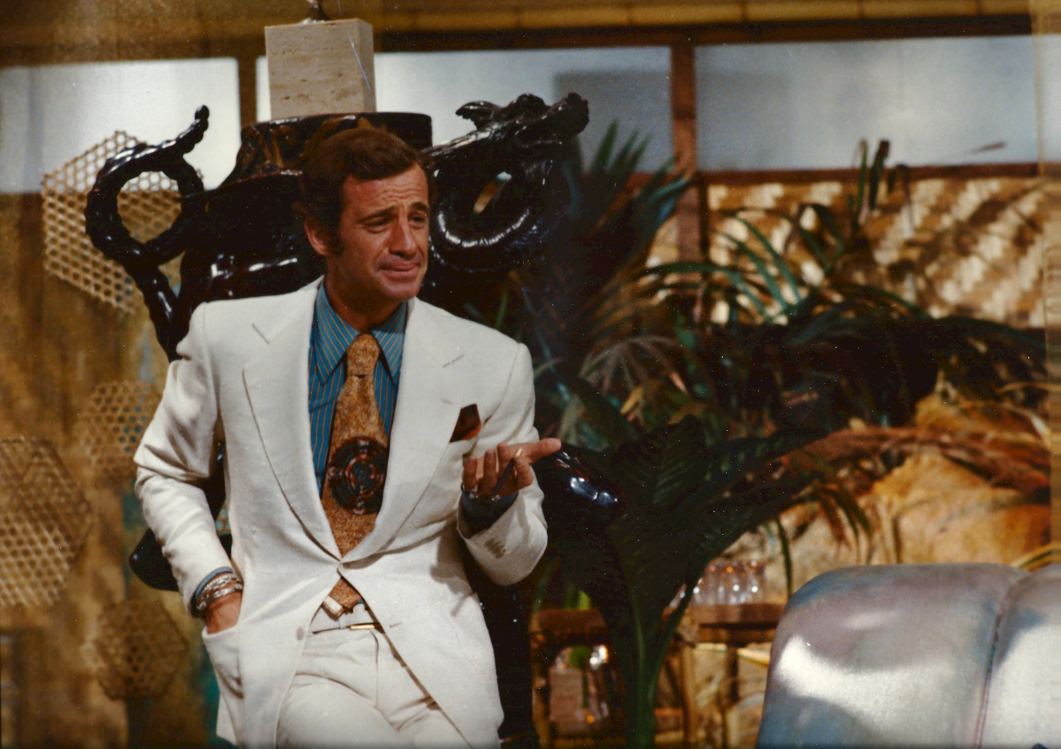 Jean-Paul Belmondo is secret agent Bob Saint-Clar in Le Magnifique, 1973. Original still from the film Ⓒ 1973 Studiocanal.