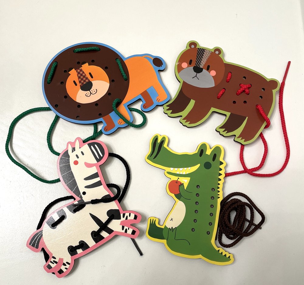 Image of lacing toys included in Pouch 4