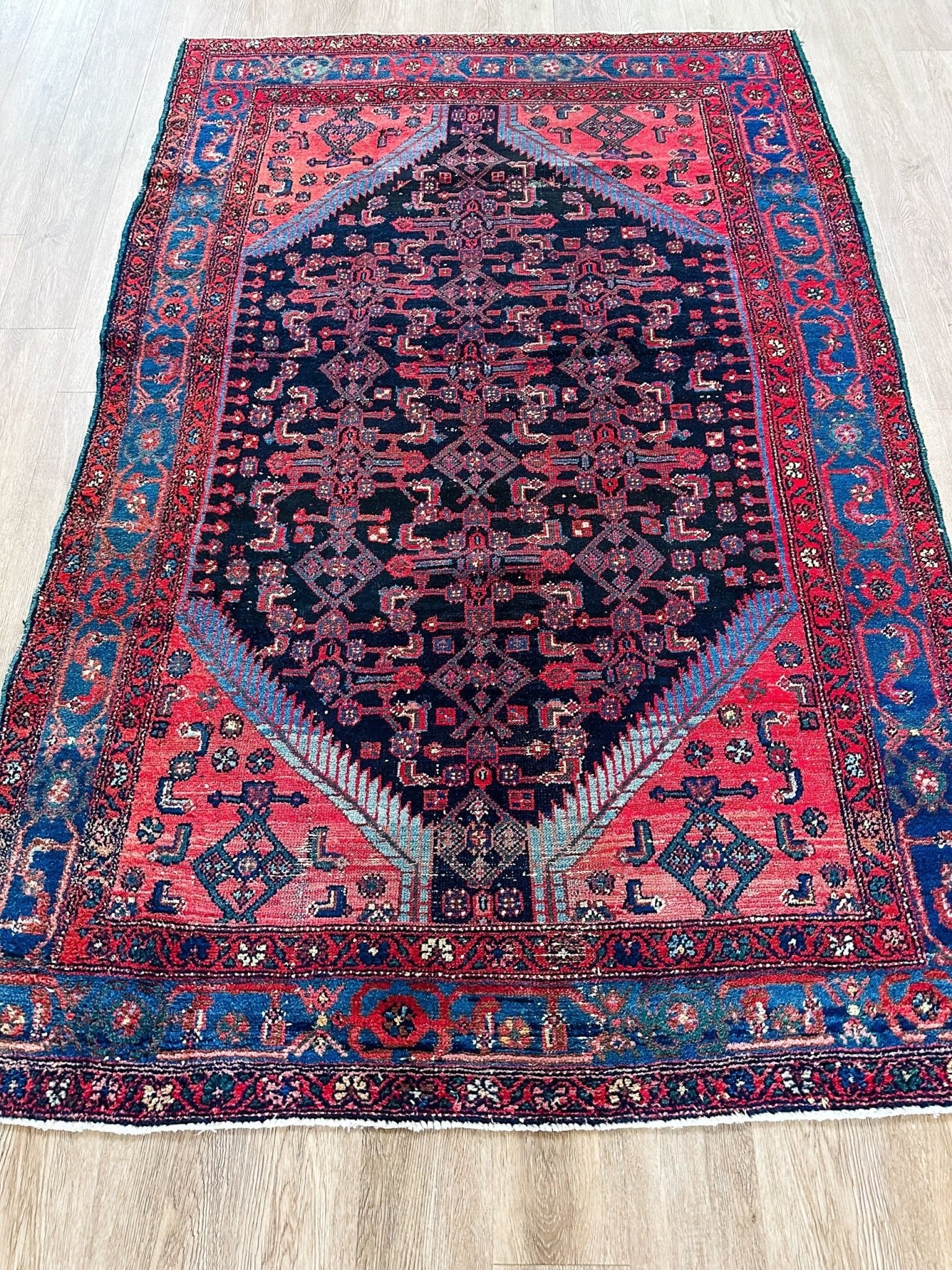 Antique Rug # 2878 | 4' 6" x 6' 11" - Krazy For Rugs