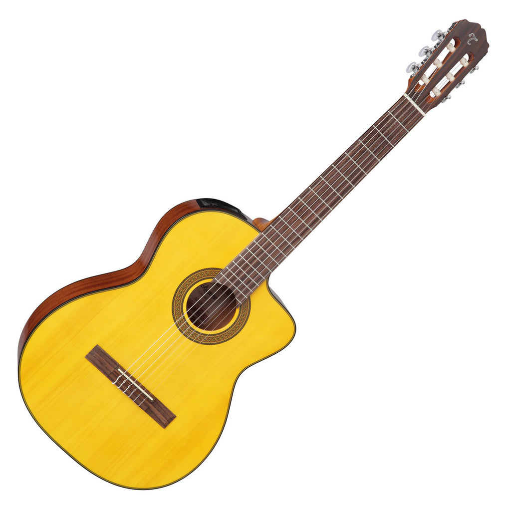 Takamine GC3CE được thiết kế kiểu dáng khuyết với mặt trên gỗ Spruce Sika, lưng và hông gỗ Mahogany, hệ thống pickup TP-4P