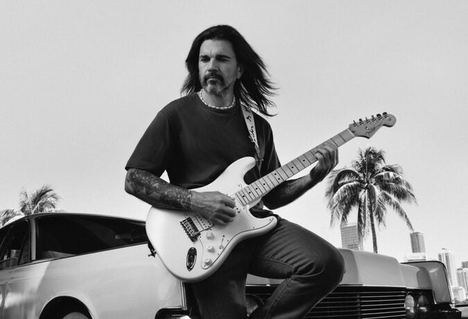 Đàn Guitar Điện Fender Juanes Stratocaste