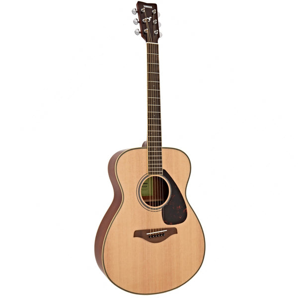 Yamaha FS820 is designed with Concert style, solid Spruce wood top, Mahogany wood back and sides for great sound.