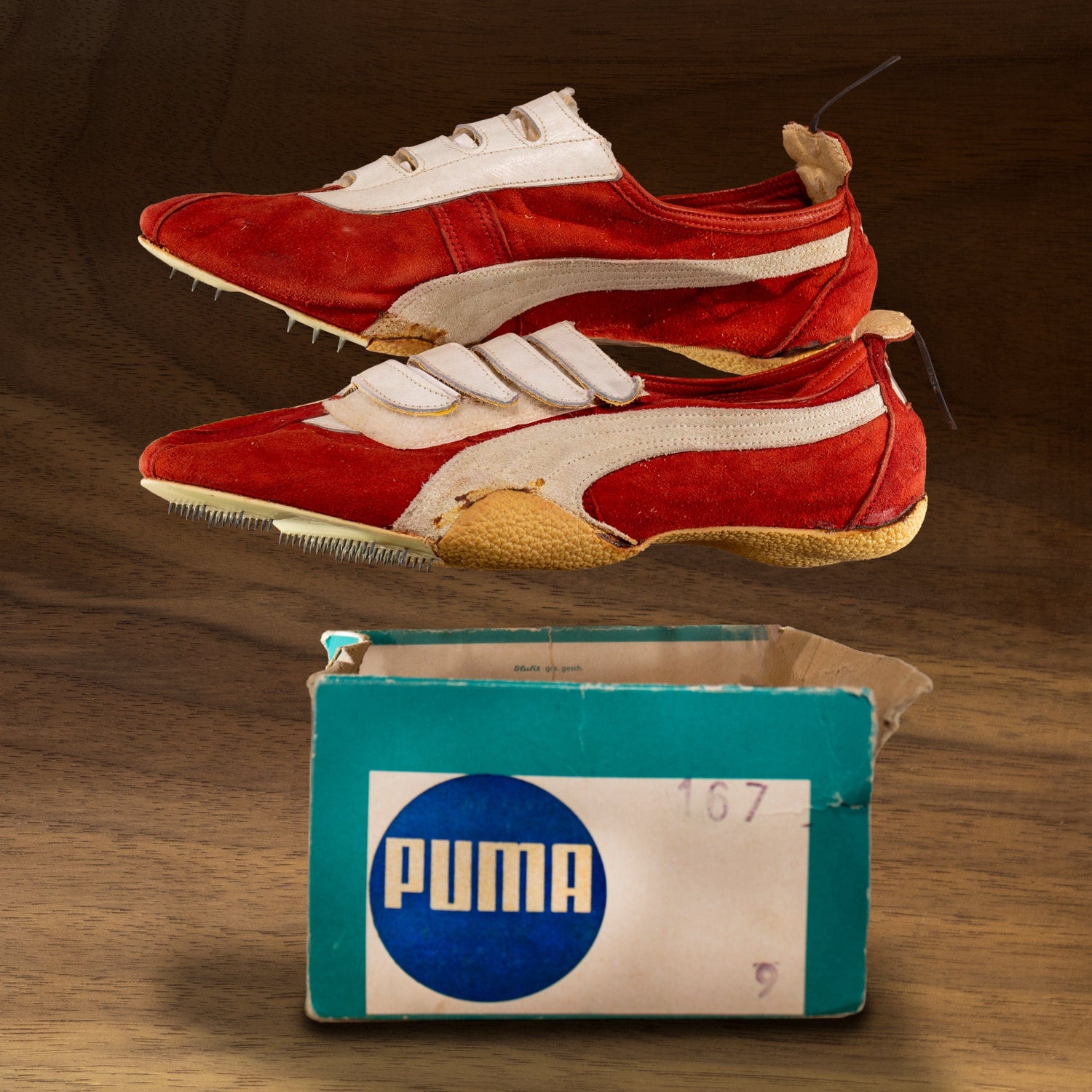 Arena Abuelo A menudo hablado 1968 Puma Olympic Track Shoe Set with banned "Brush" Shoes – Gold & Silver  Pawn Shop