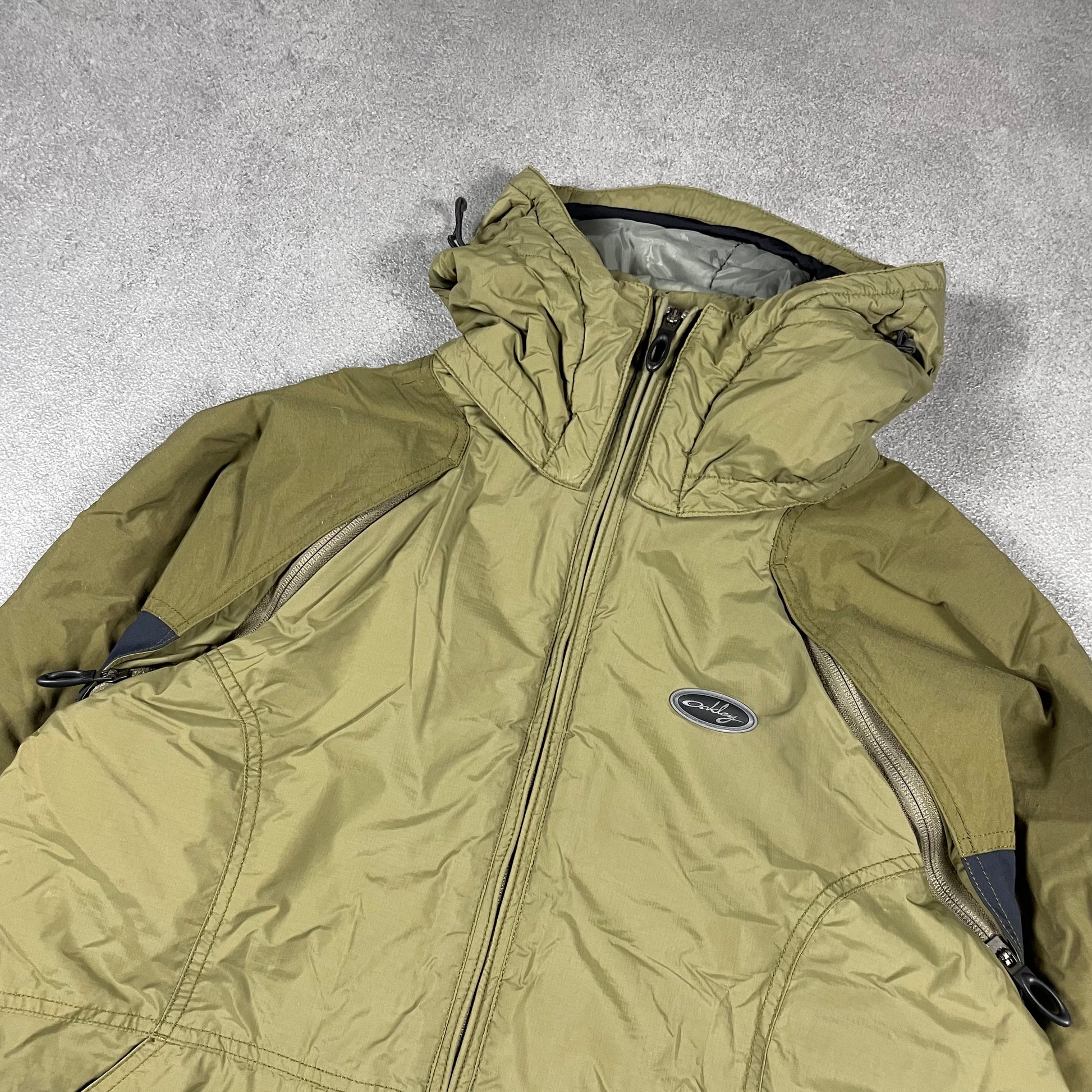 Oakley winter jacket (M) – LEGACY ARCHIVES