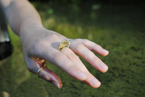 La Tendresse Des Loups Bague en laiton recyclé bijoux mythologie bague lune