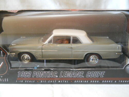 Highway 61 1952 Hudson Hornet Club Coupe 1:18 Diecast – Collectable